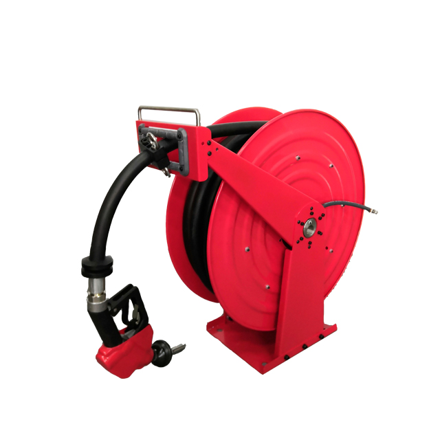 Oil and gas recovery hose reels